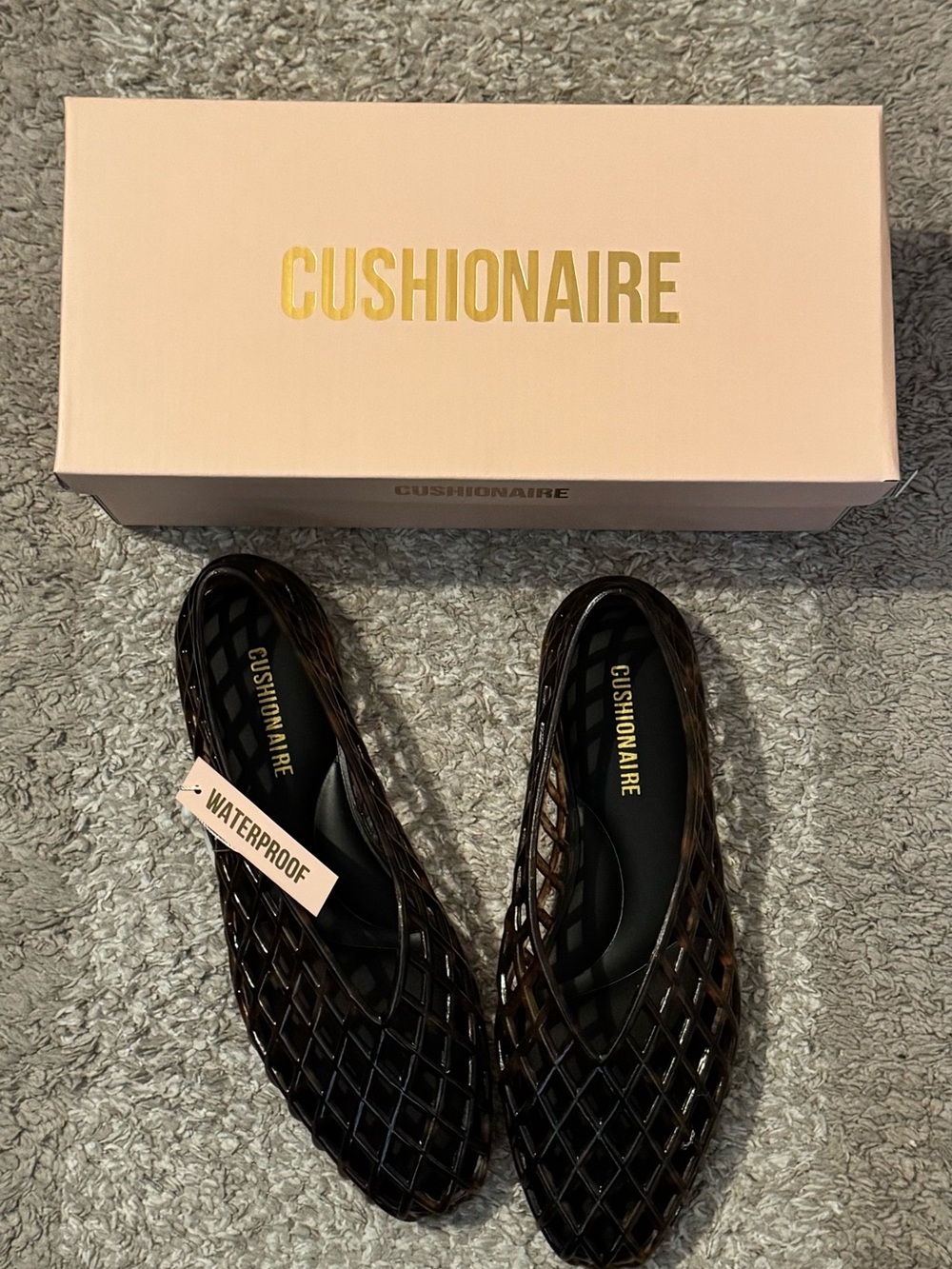 CUSHIONAIRE Women's Black Waterproof Flat Shoes